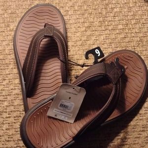 Brown unisex bed shoes never worn